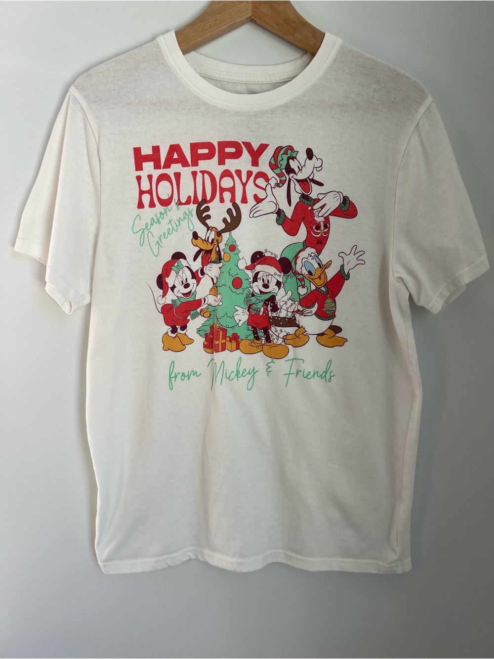 Disney | Cream Red & Green Mickey & Friends Holiday Short-Sleeve Tee Size M